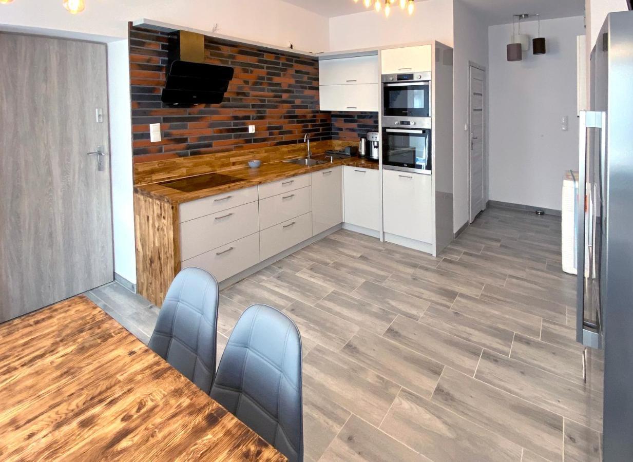 Aparthotel Zabrze, Apartamenty W Centrum Z Prywatnym Parkingiem Exterior foto
