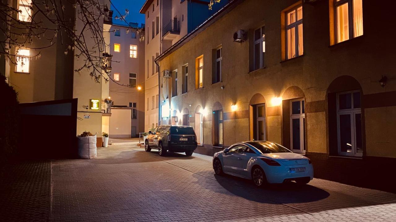 Aparthotel Zabrze, Apartamenty W Centrum Z Prywatnym Parkingiem Exterior foto
